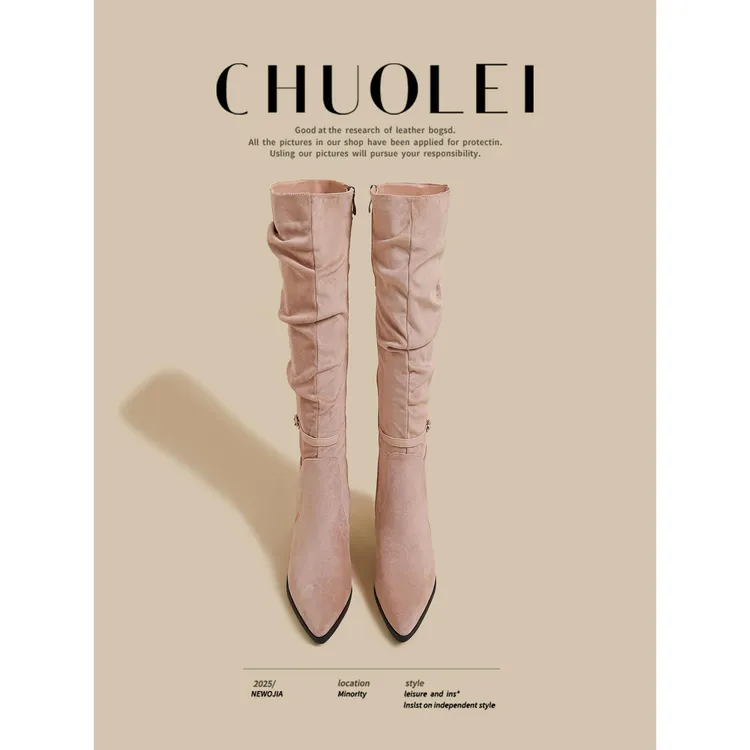 【官网小C&K旗舰店】2025秋冬新款细跟打褶长靴女式覆古麂皮尖头骑