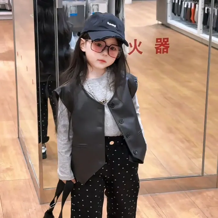 女童马甲2025新款儿童秋装坎肩PU皮背心外套超好看女小童无袖上衣