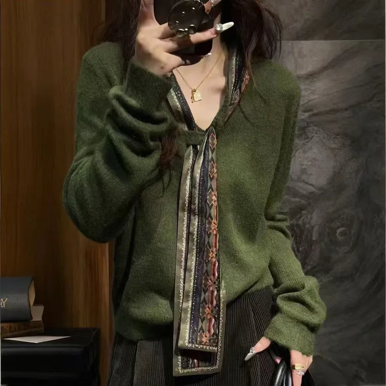 品质气质大码绿色v领系带针织衫女2025秋冬新款宽松显瘦慵懒上衣