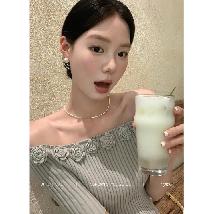 DH OFFICIAL 大花【莫奈玫瑰 rose】坑条纹一字领立体花朵显瘦短袖