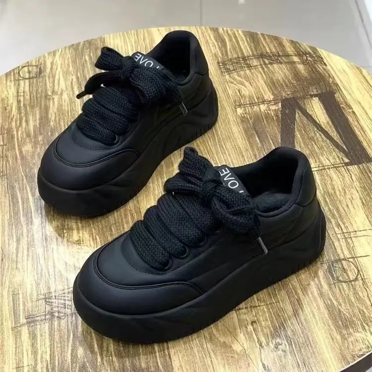 2025秋踩屎感厨房防滑鞋女款黑色秋季防水工作上班鞋百搭休闲时尚