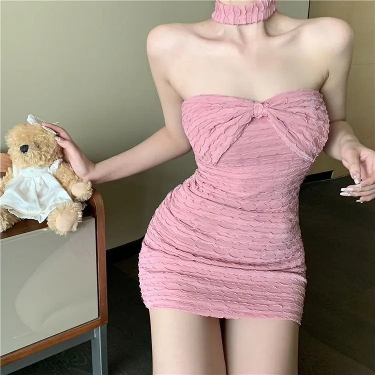 穿搭一字肩连衣裙修身性感挂脖女装气质蝴蝶结显瘦裙子收腰抹胸女