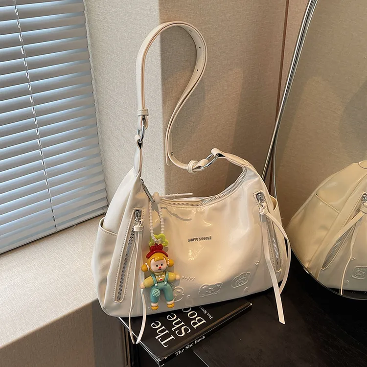 艾米兔女包2025新款潮流大容量时尚托特包纯色简约单肩斜挎包