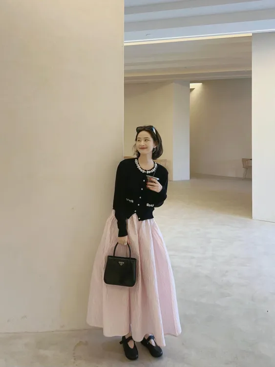 2025秋季新款黑色小香风千金风针织开衫上衣搭配半身裙气质两件套