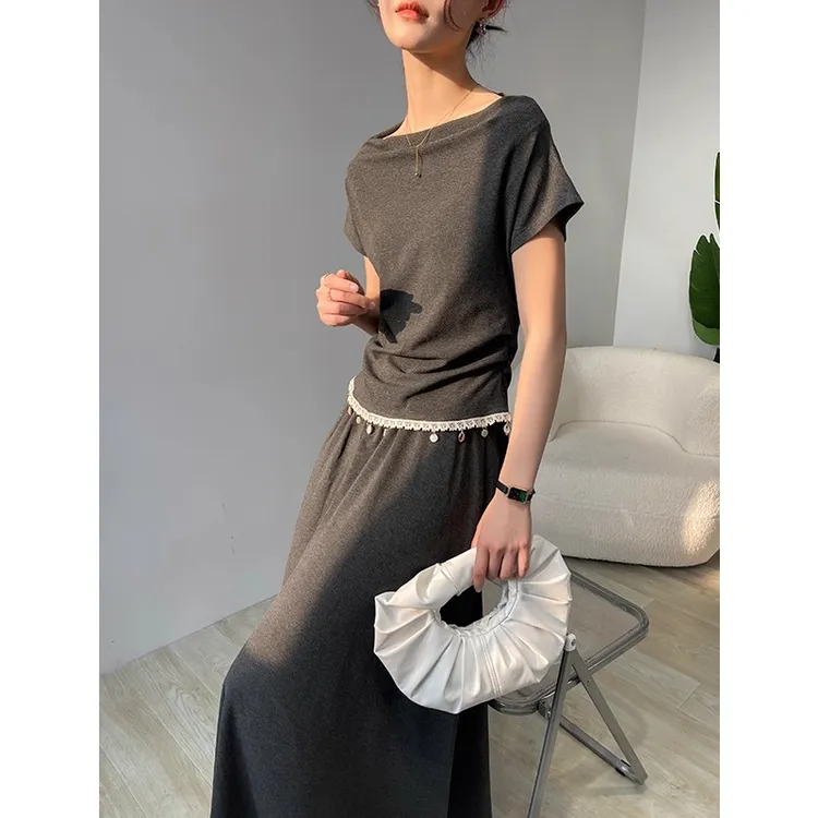 套装女夏季2025新款深灰色一字肩短袖t恤上衣a字显瘦半身裙两件套