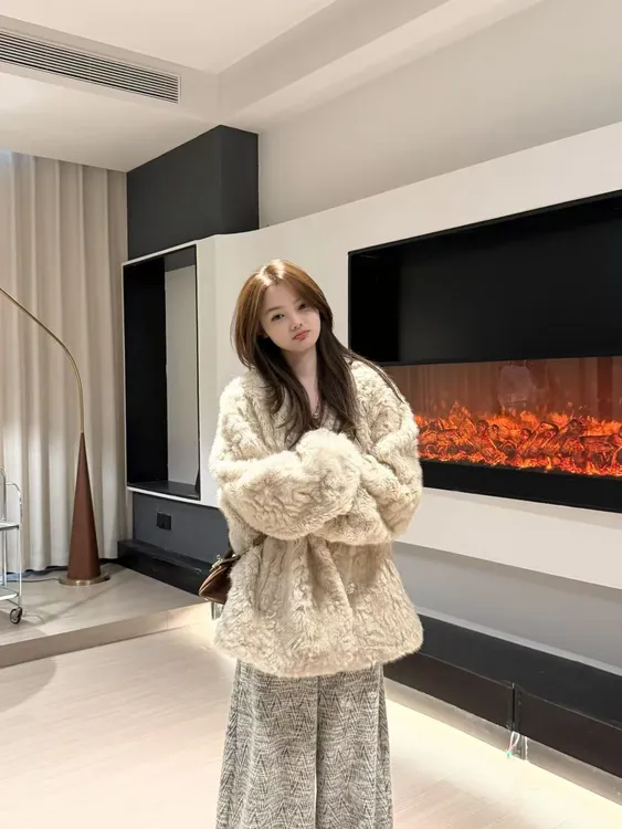 【奶油咩咩】慵懒风皮草外套女宽松冬季款皮毛一体加厚保暖毛毛上衣