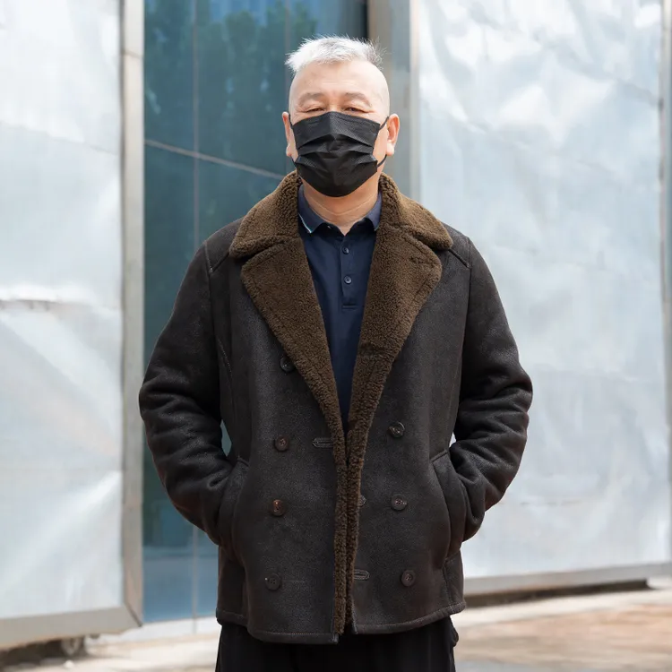 2508原生态重水洗皮毛一体男士西服领冬季外套保暖上衣醇植酱染