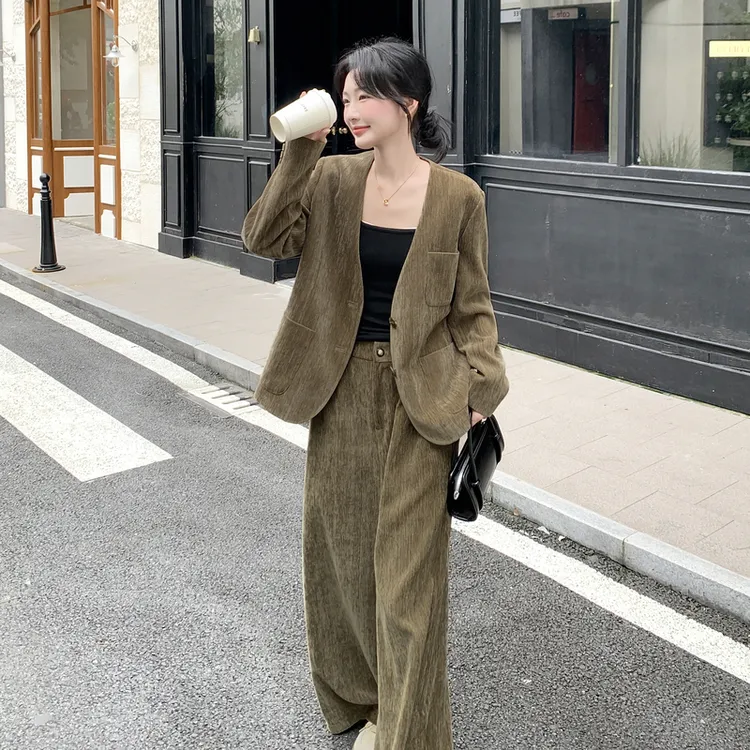 绿色复古雪尼尔无领西服套装女2025秋高级感气质显瘦阔腿裤两件套