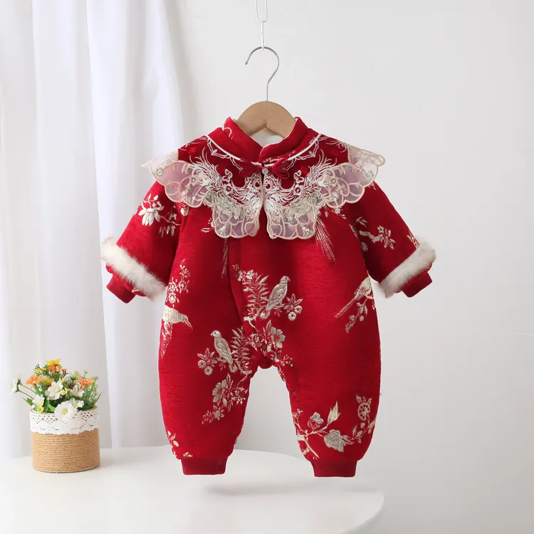 婴儿衣服冬装新生女宝宝国风加绒夹棉连体衣满月百天外出新年哈衣