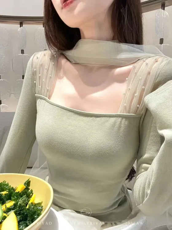 【甜心软酪】韩系气质纯欲上衣女显瘦方领设计珍珠绝美上衣