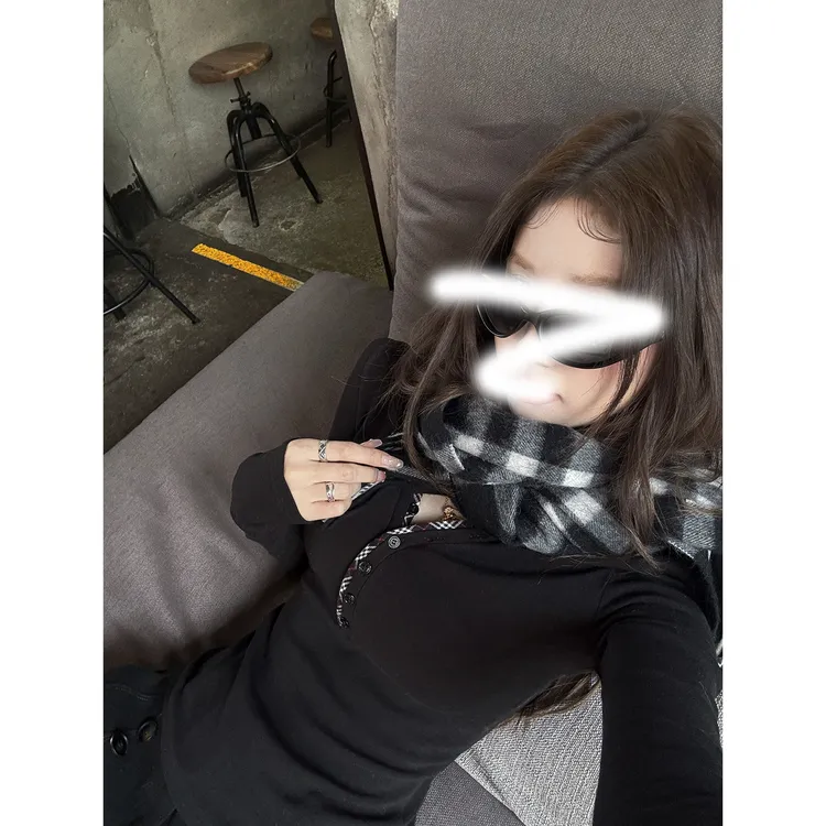 C位打底 格纹拼接V领长袖T恤女修身显瘦内搭打底衫上衣百搭秋冬