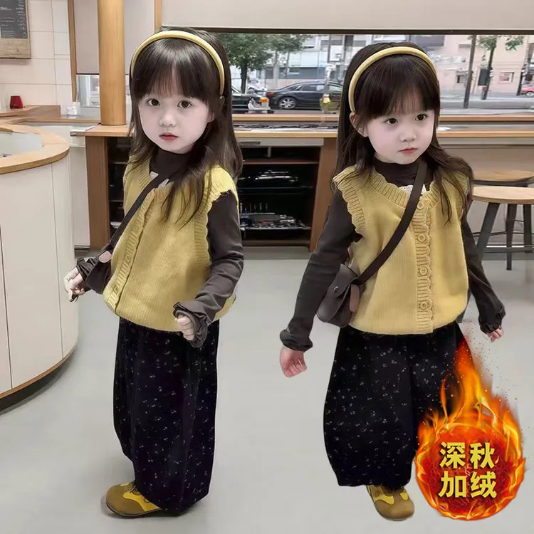 女宝宝春秋季套装2025新款儿童韩版洋气马甲打底衫碎花加绒灯笼裤