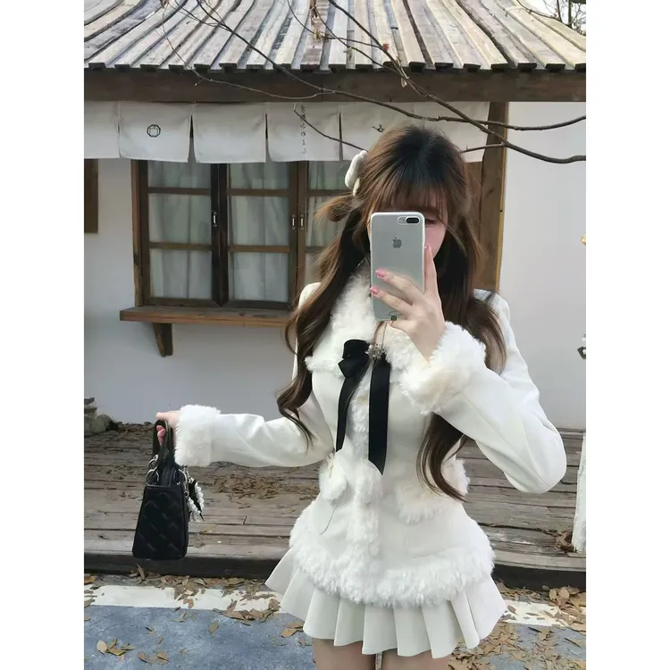 雪国情书 冬季甜美显瘦修身长袖外套半裙千金方时尚套装短裙