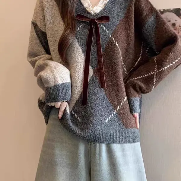 酒红色菱格毛衣女2024冬新款大码胖mm蕾丝V领针织衫圣诞复古上衣
