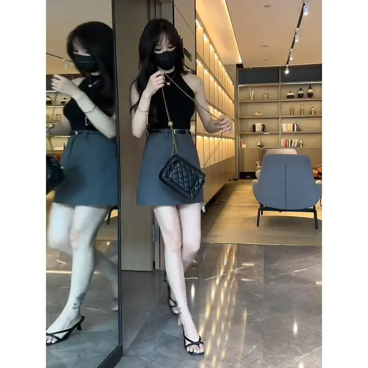 【格蓝度官方旗舰店】甜辣风减龄时尚套装女夏季挂脖无袖短裙两件套