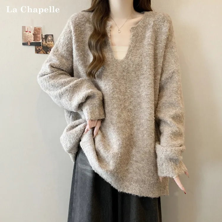 拉夏贝尔秋冬新款V领柔软暖呼呼慵懒风大码宽松针织套头毛衣女装