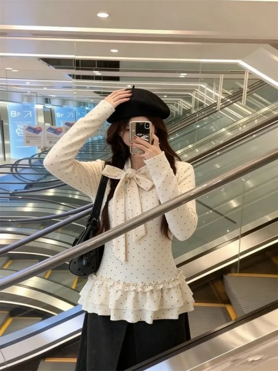 时尚百搭波点蝴蝶结绑带长袖T恤女秋冬德绒磨毛打底修身花边上衣