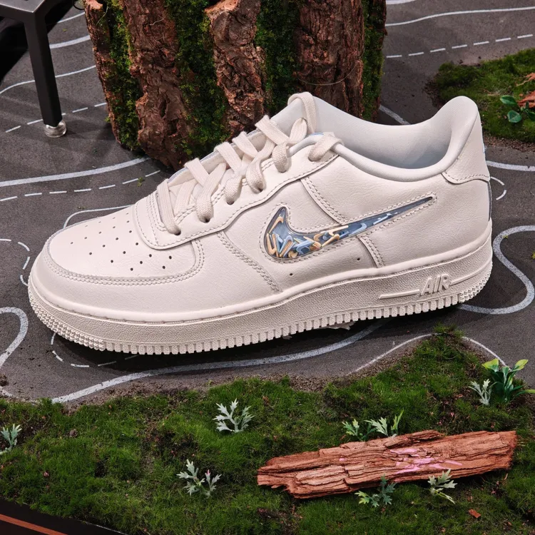 NIKE耐克新款AIR FORCE 1 LV8 3 (GS)时尚休闲板鞋IM6697-141