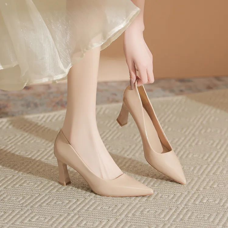 真皮裸色高跟鞋女2025年新款漆皮7厘米职业不累脚粗跟浅口单鞋女5