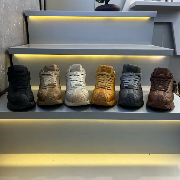 秋冬新款欧美风低帮系带舒适百搭男士休闲运动阿甘鞋设计脏脏鞋