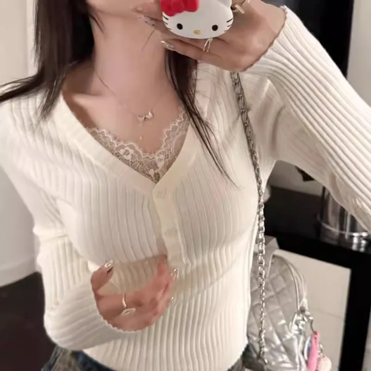 蕾丝针织打底衫女外穿2025开春新款V领毛衣内搭洋气独特修身上衣