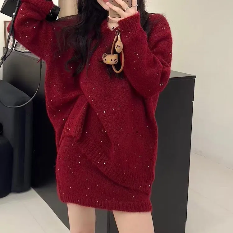 过年穿搭一整套2025秋冬新款时尚慵懒风性感短裙配颈带毛衣两件套