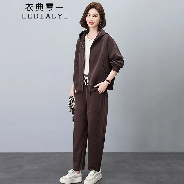 运动服套装女春秋2025新款时尚洋气中老年妈妈休闲开衫卫衣两件套