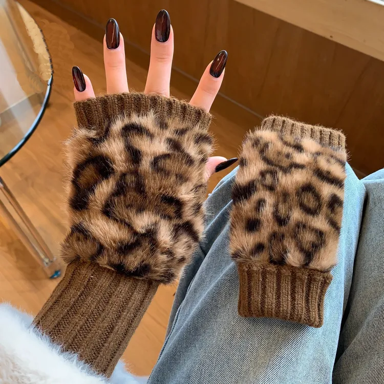 豹纹半指保暖手套女秋冬季时尚性感短款针织毛线漏指护手腕防寒风