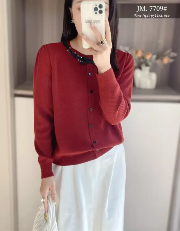 时尚洋气款套头蝴蝶结减龄款毛衫