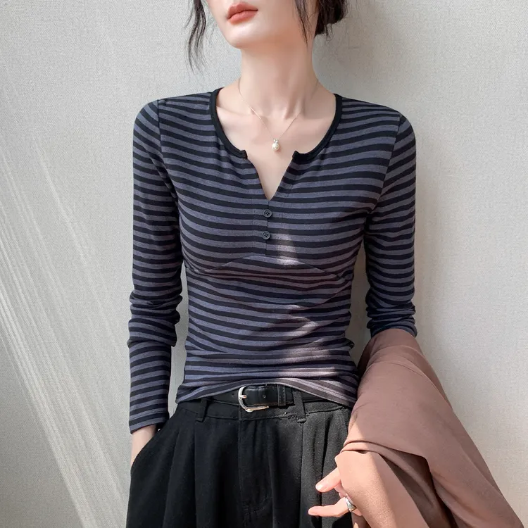 纽扣半开领条纹长袖T恤女秋季新款修身显瘦正肩小众别致外穿上衣
