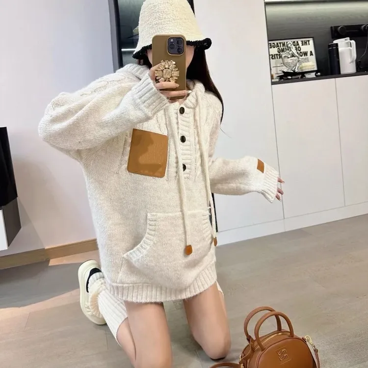 高定版本2025秋冬新款字母logo皮标麻花帽绳钮扣毛衣宽松显瘦上衣