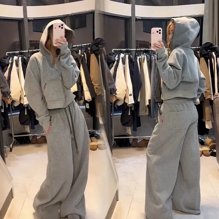 2025秋冬新款时尚显瘦气质网红高档套装女高级百搭宽松大码两件套