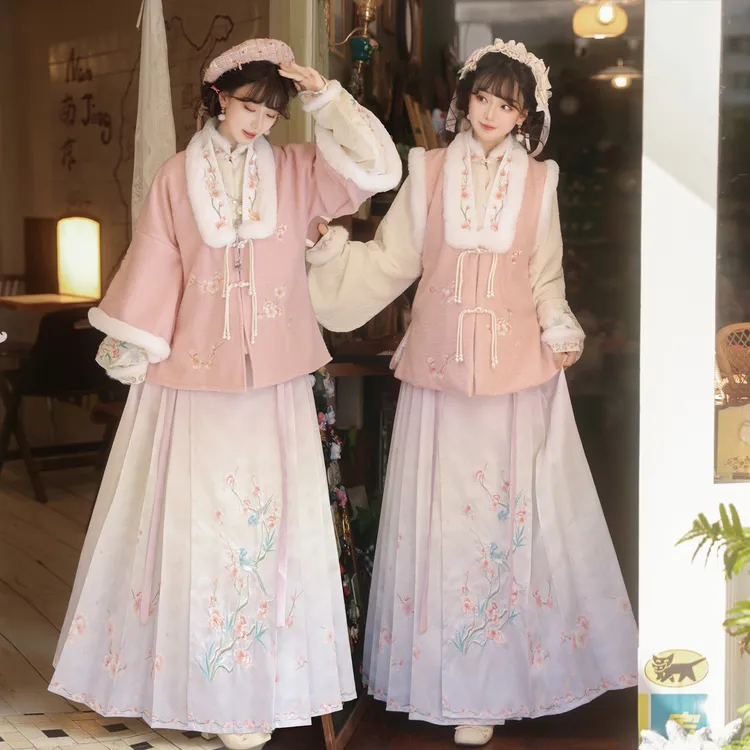 阑珊小记汉服女[鹊枝春]明制刺绣古装加绒加厚拜年服比甲马面裙冬