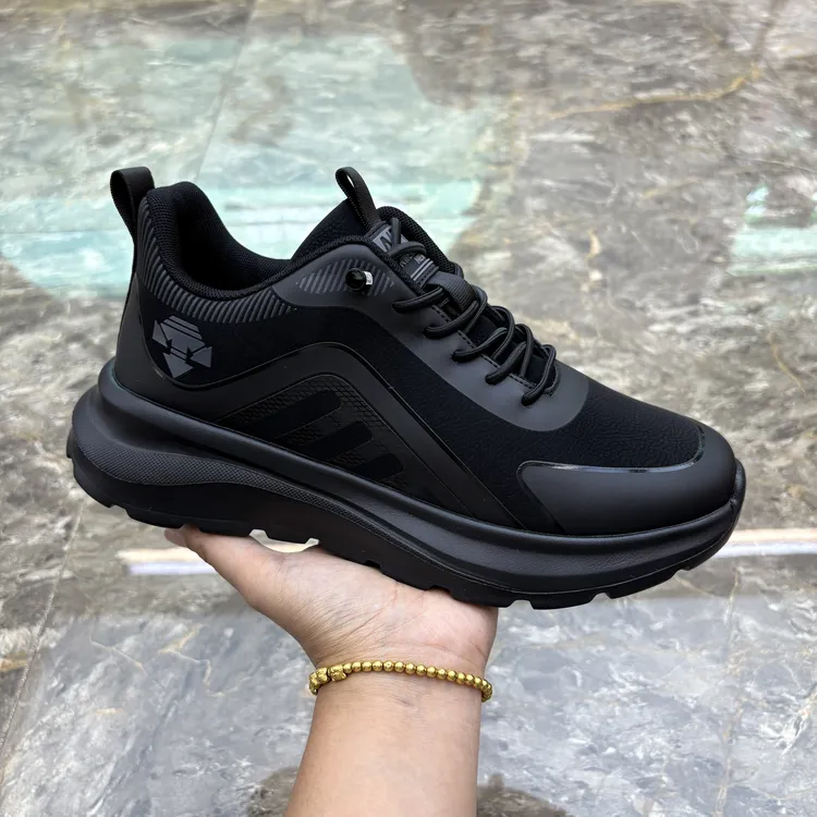 秋冬男鞋2025皮面单鞋轻便舒适百搭休闲鞋黑色爸爸鞋男士鞋时尚