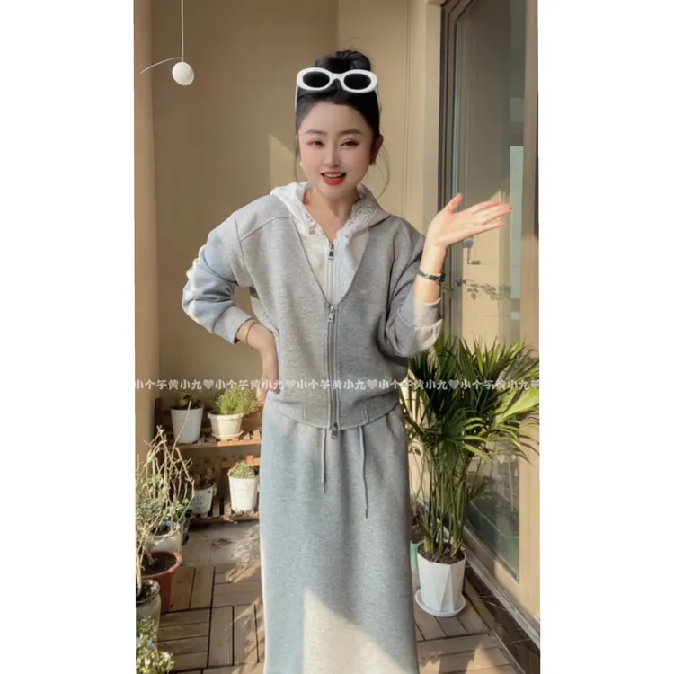 1077小个子早春出游穿搭2025新款蕾丝花边拼接假两件卫衣半裙套装