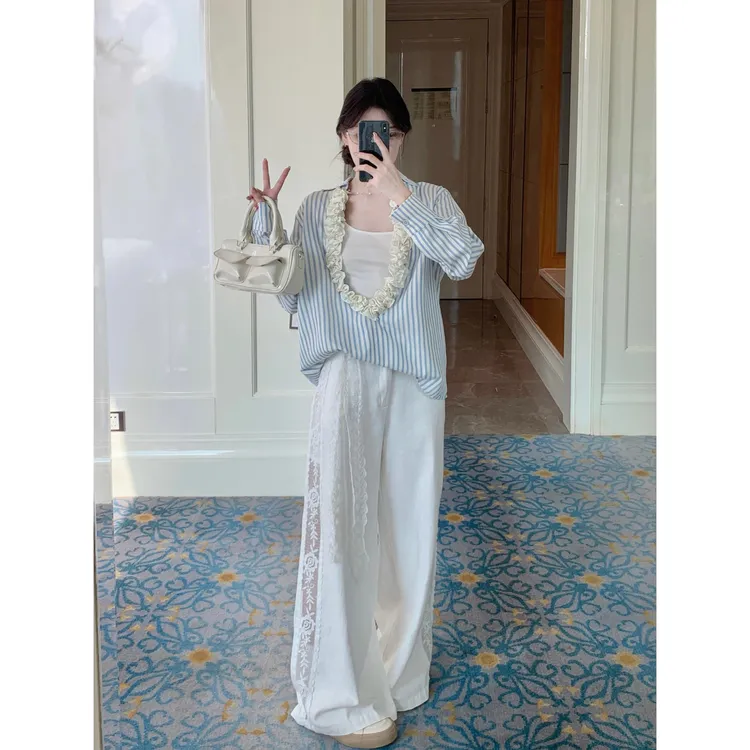 漫游褶光~设计感法式慵懒大V领上衣~侧边蕾丝拼接休闲裤套装