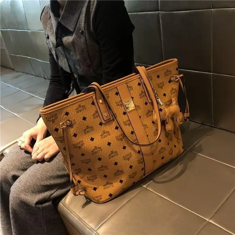 M家定制2025新款托特购物袋大容量子母包枕头双肩书包单肩斜跨包