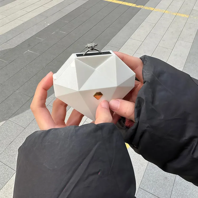 【桃桃】自动开魔法心形钻面首饰盒复古钻石心形戒指求婚钻戒盒