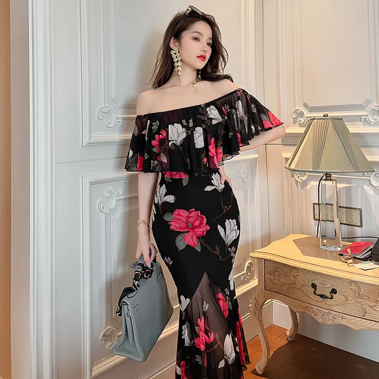 2025夏季新款性感一字领荷叶边收腰显瘦碎花连衣裙度假裙子20121