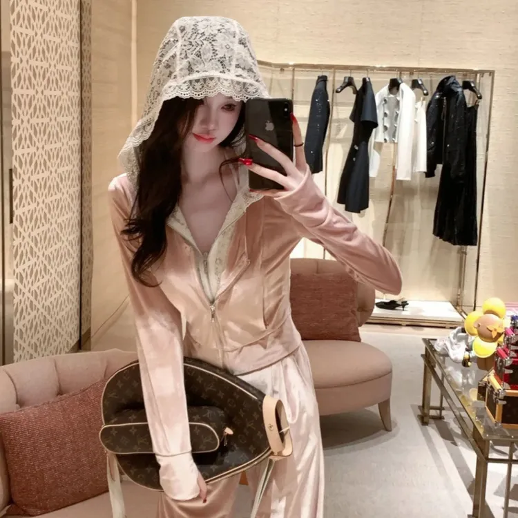 华丽派对丝绒运动套装假两件蕾丝连帽外套直筒裤淑女时尚女装长袖
