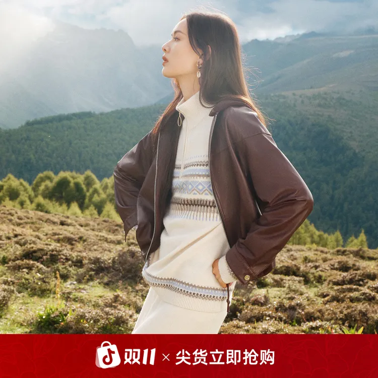 EP雅莹2025新款女装 绵羊皮短款可拆卸连帽短款皮衣外套P106A