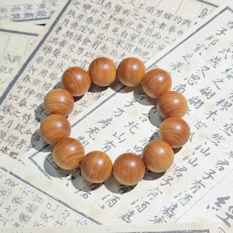 崖柏陈化料手串油性十足玩玻璃底首选