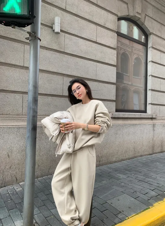 INS风套装原宿风高级感纯色圆领卫衣新款简约显瘦宽松休闲运动裤