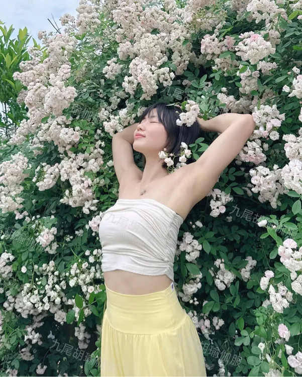 内观流音乐流褶皱防滑抹胸加长瑜伽背心亲肤高弹（带防滑条含胸垫）