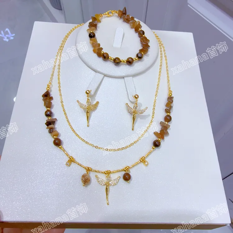 铜合金亚克力项链 新款时尚美拉德风精美百搭气高级三件套首饰