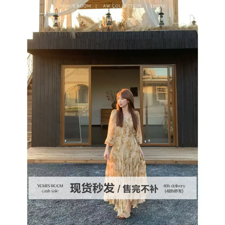 【现货】YOMI小个子【观竹】V领法式复古气质碎花连衣裙秋季显白显瘦