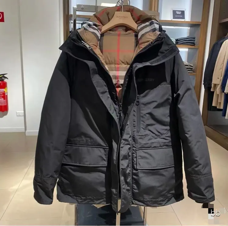 未使用 BURBERRY/博柏利 巴宝莉三合一冲锋衣羽绒服男款