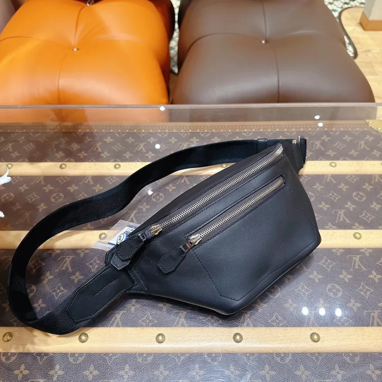 99新 Hermes/爱马仕  Cityslide黑银腰包 Swift皮 C刻