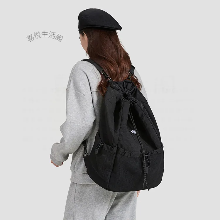 直销WINNER原创立体刺绣尼龙轻便大容量网眼双肩包黑配灰街头潮流