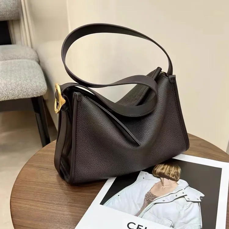 今年百搭新款头层牛皮邮差包托特包休闲通勤包轻奢单肩包时尚女包